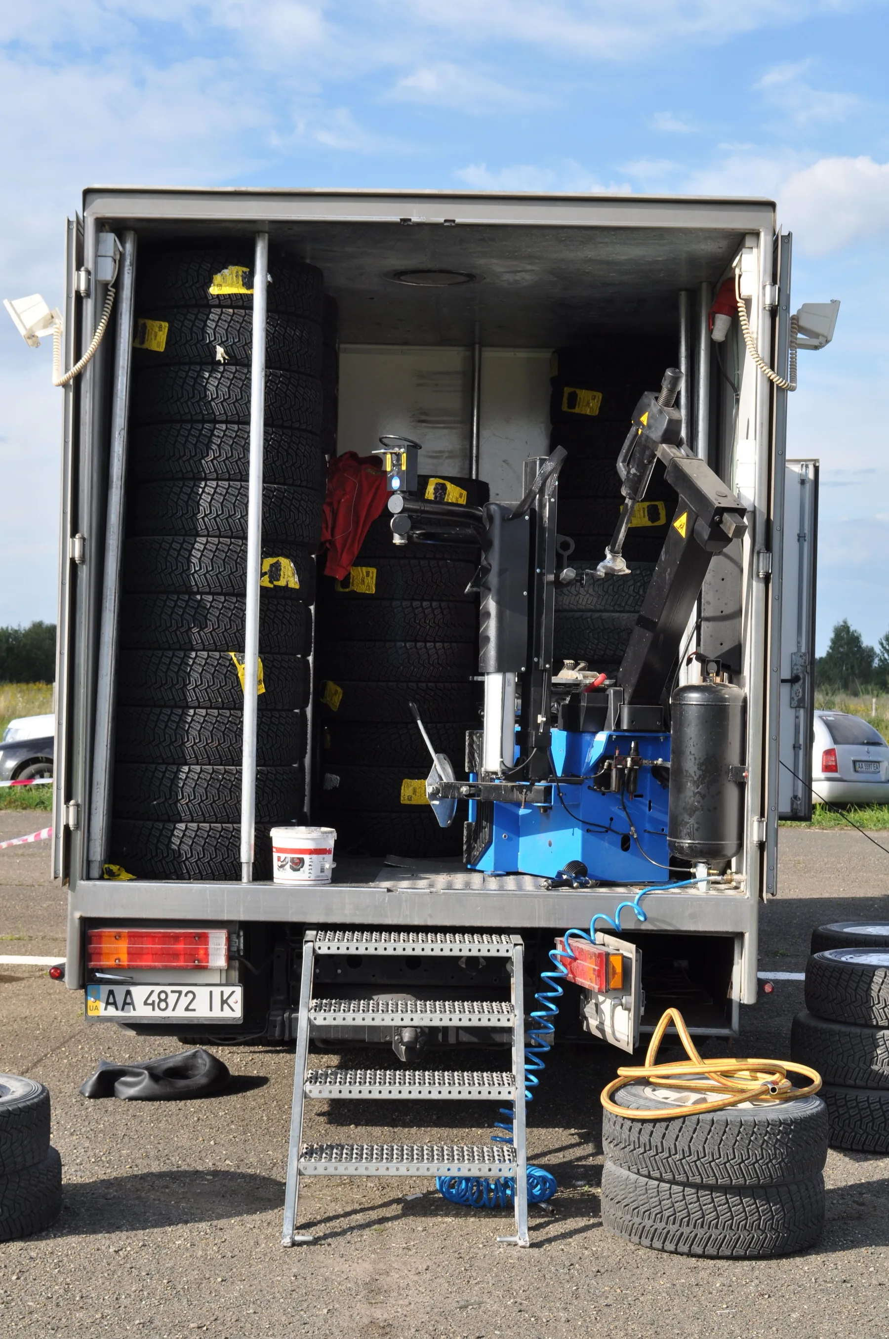 Truck & Trailer Tire Repairs & Replacements